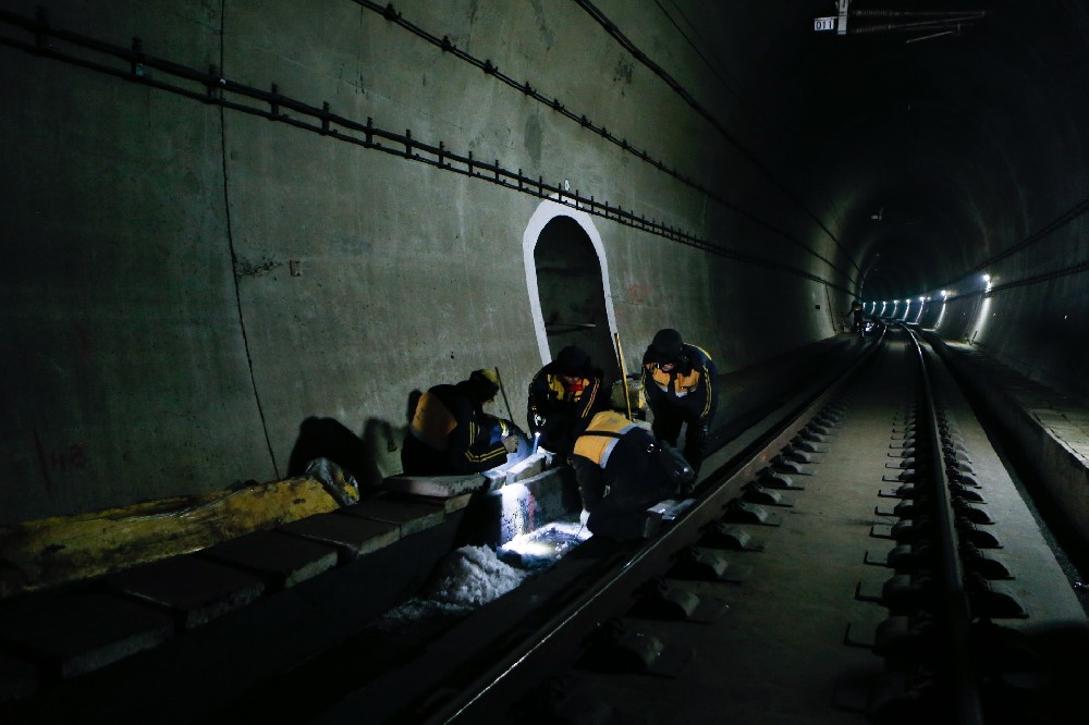 渑池铁路运营隧道病害现状